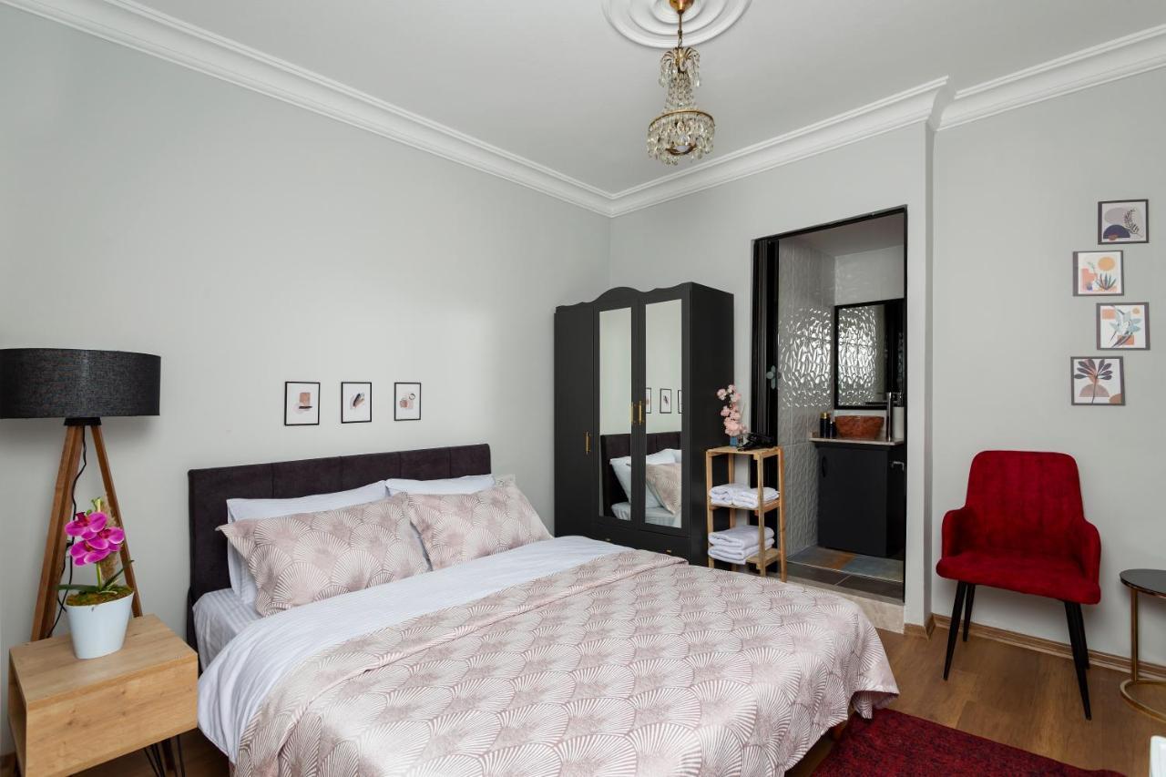 8 Rooms House Balçova Eksteriør bilde