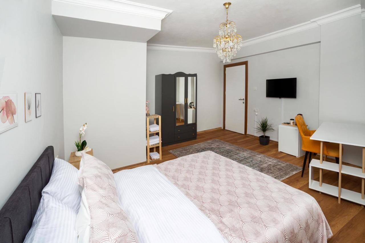 8 Rooms House Balçova Eksteriør bilde